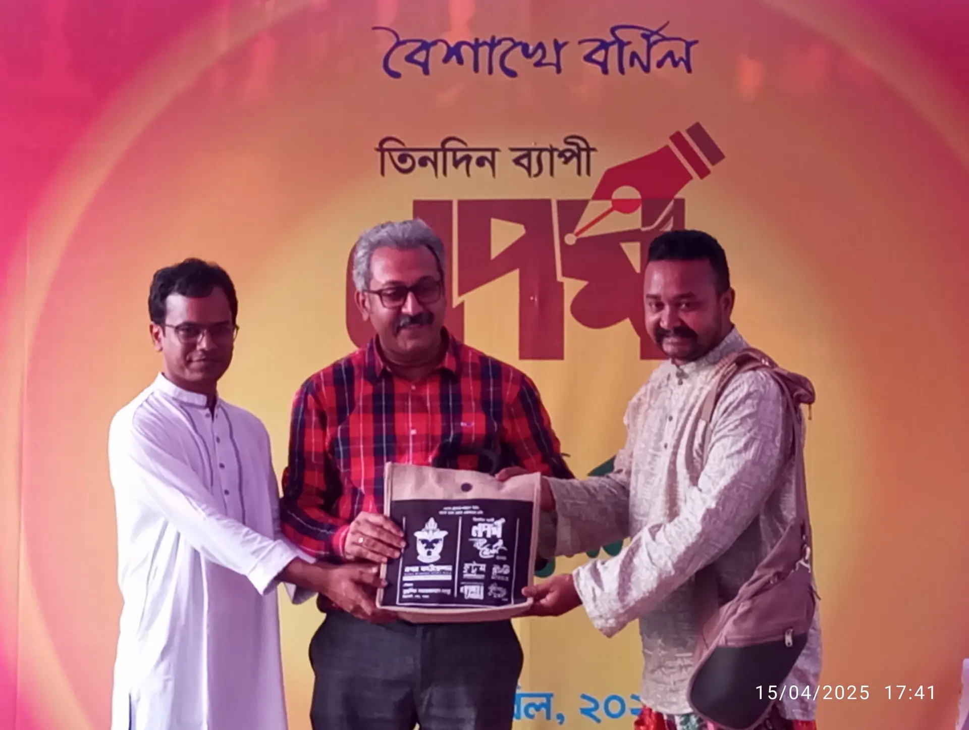 Welcoming Mr Arif Khan, DAG, Bangladesh at Bookfair Nopom